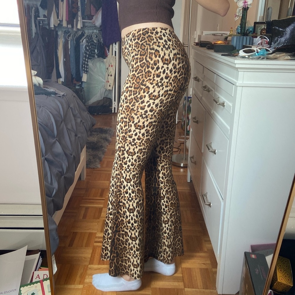 Cloud Ten Leopard Print Flare Leggings/Pants